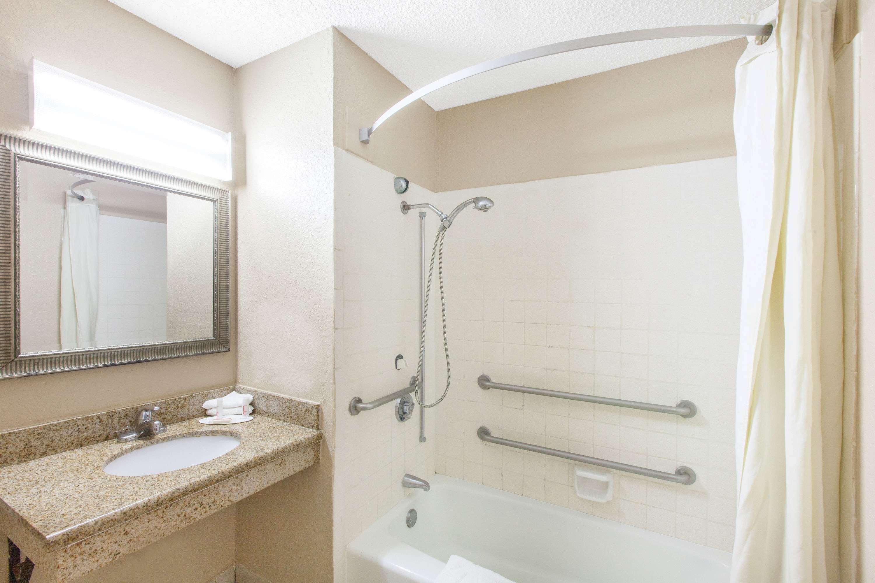 Super 8 By Wyndham Lafayette La Ξενοδοχείο Εξωτερικό φωτογραφία