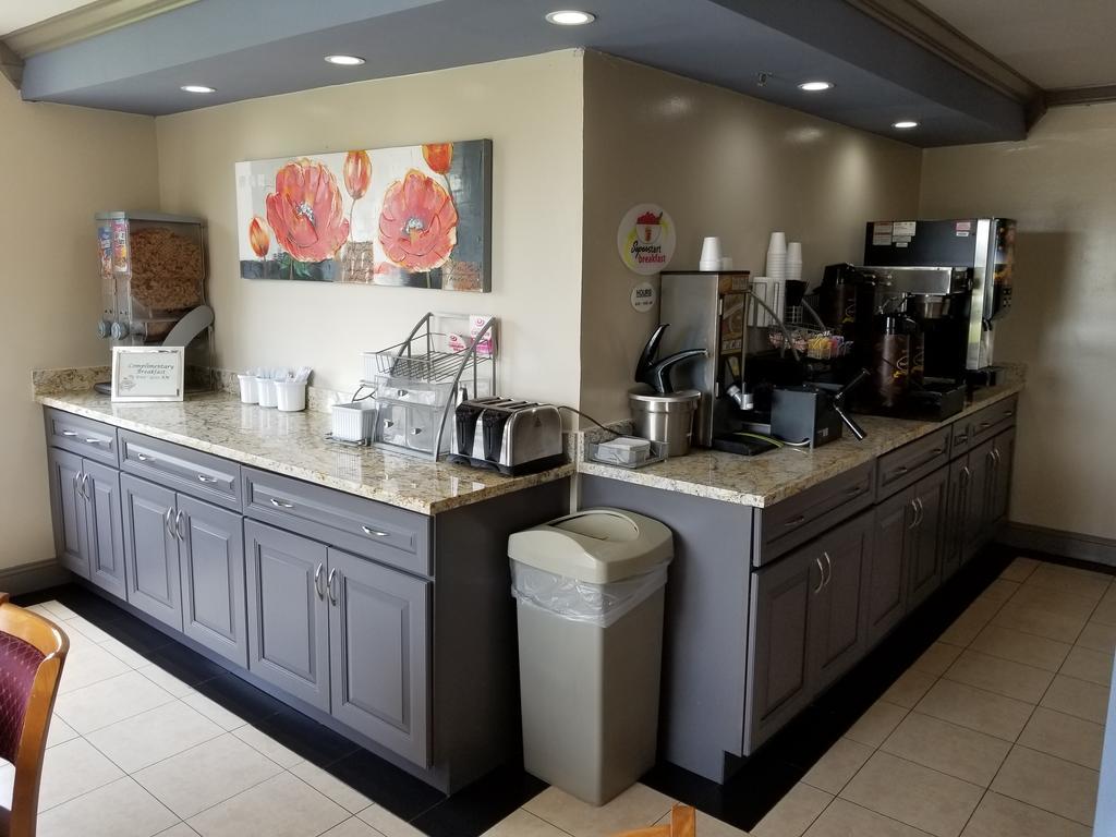 Super 8 By Wyndham Lafayette La Ξενοδοχείο Εξωτερικό φωτογραφία